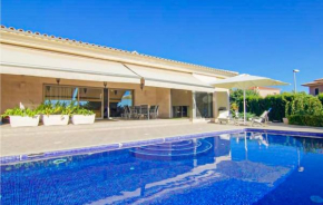 Beautiful home in Marraxinet with WiFi, Outdoor swimming pool and 4 Bedrooms
